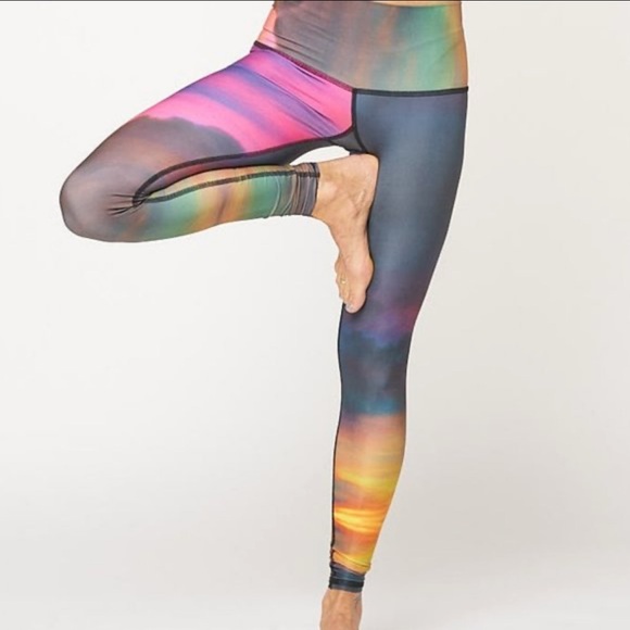 Teeki Multicolor Sunset Hot Pant - Picture 8 of 8